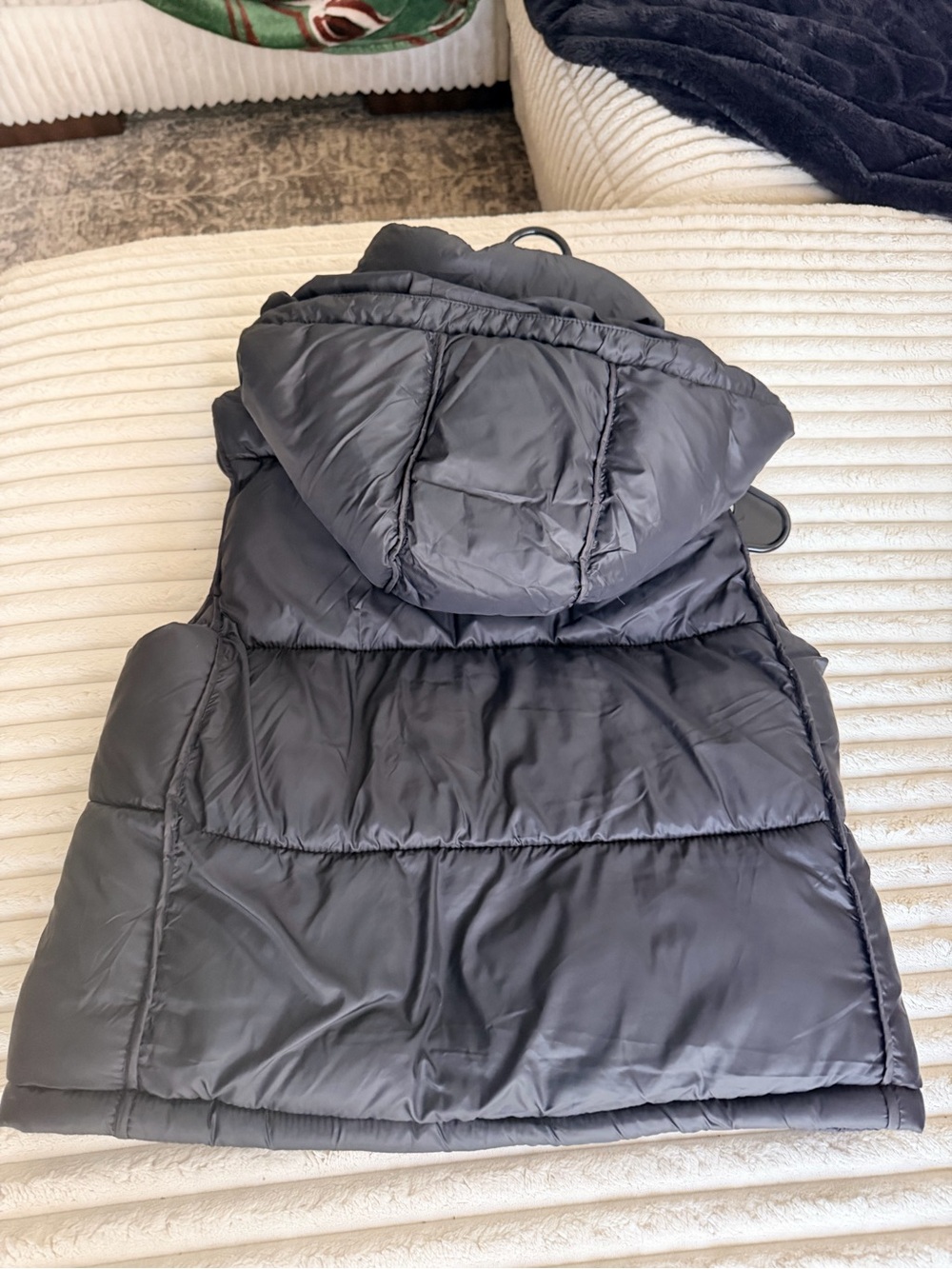 ZARA Black Puffer Vest with Hooded Collar - Picture 4 of 5